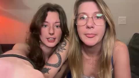 2girls1boat stream preview