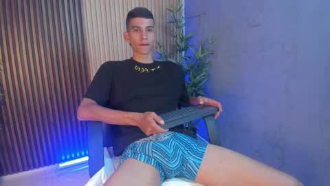 aaron_whitee live stream