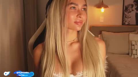 abril_w18 stream preview