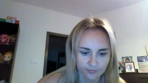 alinaaa_kams stream preview