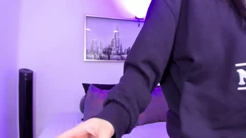 ambar_bloom stream preview