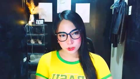 asian_evelyn stream preview