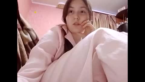 bellahadid8 stream preview