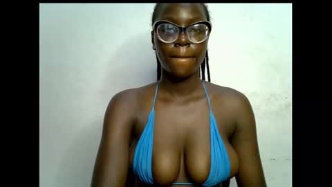 black_petitqueen12 live stream