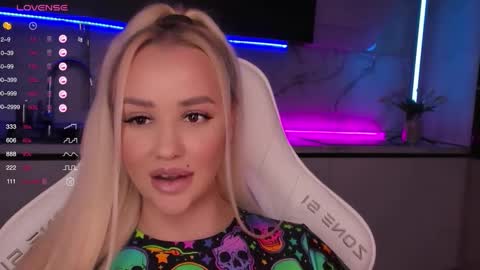 blond_diamond stream preview