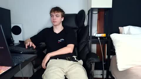 bobby72738 stream preview