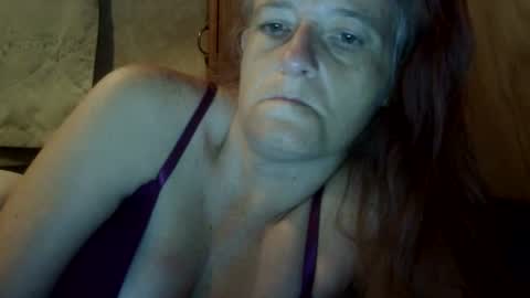 carleeswoman08 stream preview