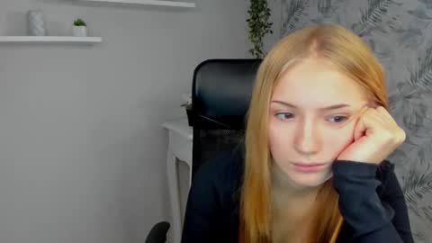 chloeblonde18 stream preview