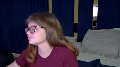 chloehalses stream preview