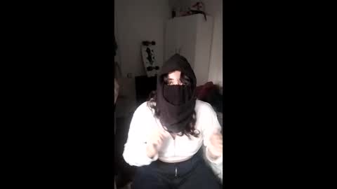 cootie_pinklips stream preview