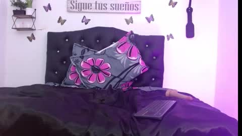 coral_villalobos stream preview