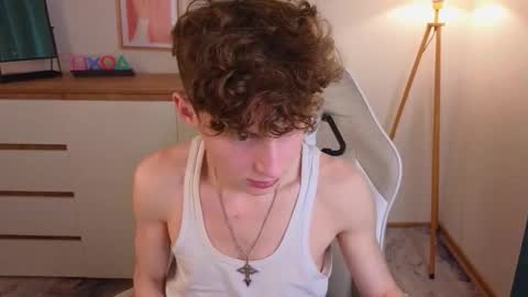 crisp1n stream preview