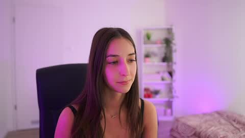 crystalbrunette18 live stream