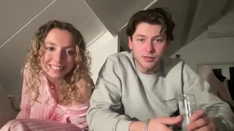 curiouscouple0110 stream preview