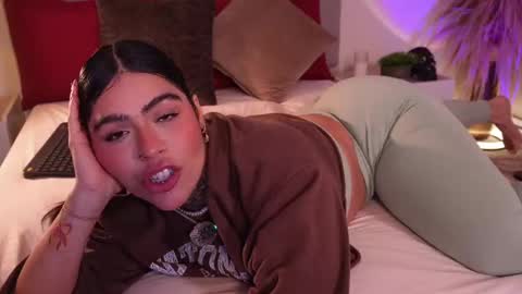 curvyliciouss stream preview