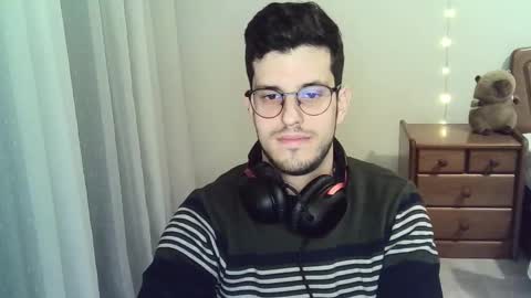 cute_but_masculine stream preview