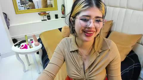 dafnelee stream preview