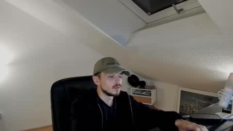 daimon_hall stream preview