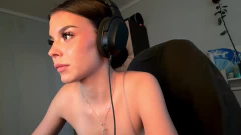 dennahesselschward stream preview