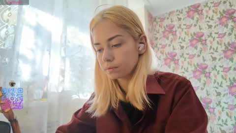 dinorahmroczkowski stream preview