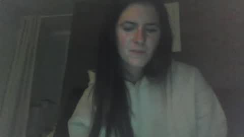 dreamy_brunette stream preview