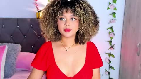 ebony_curly2 stream preview