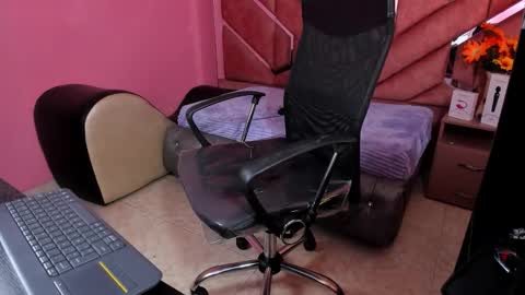 eimy_cutte stream preview