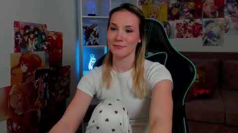 elaravoltage stream preview