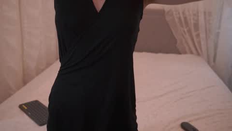 ella_3lla stream preview