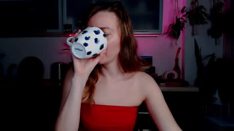 elly_helly stream preview