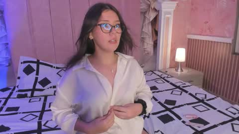 emma_pink__ stream preview