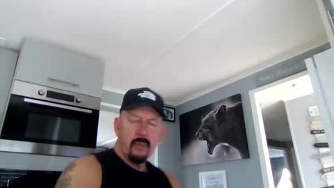 friskyneedsum live stream