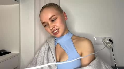 gennieleakes live stream