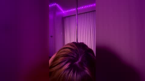 glitchy_witchy stream preview