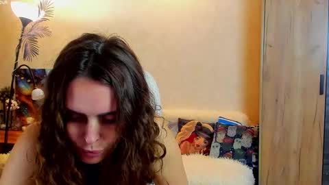 gloria_wood stream preview