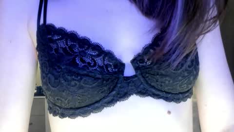 gretamiln stream preview