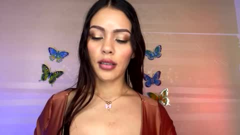 hilarylara stream preview