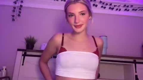 hollyluvvz stream preview