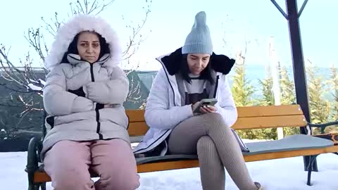 hotfallinganna stream preview