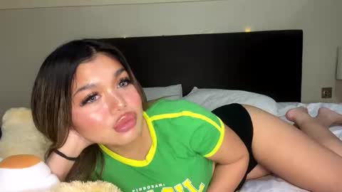 issy_xo stream preview