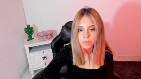 its_arianasweet stream preview