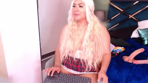 ivonnybon stream preview