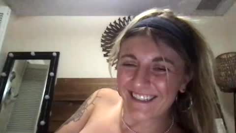 juicybutterflykiss stream preview