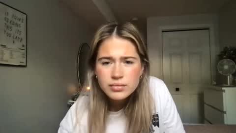 julessummers stream preview