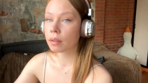 keiralaviola stream preview