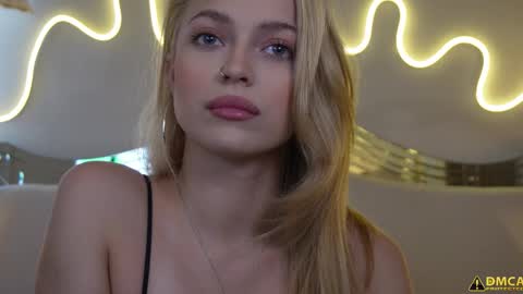kelly_peachpiee stream preview