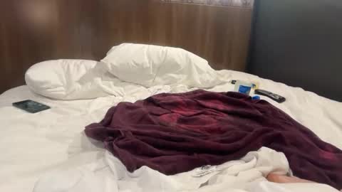 kindeyeshungryhole stream preview