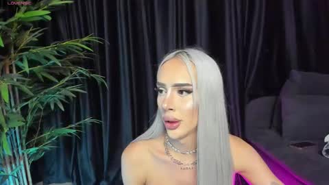 kristhedoll stream preview