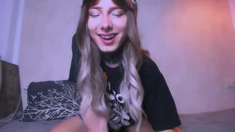 kristinaholland stream preview