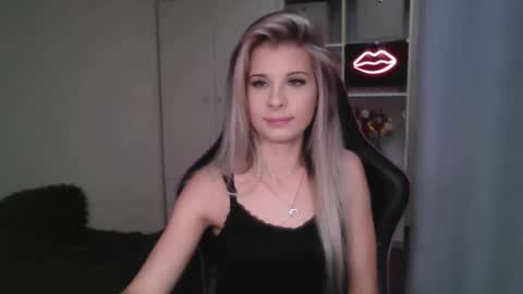 kristineamore stream preview